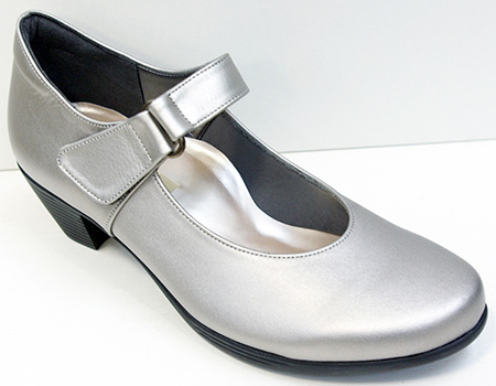 外反母趾予防パンプス